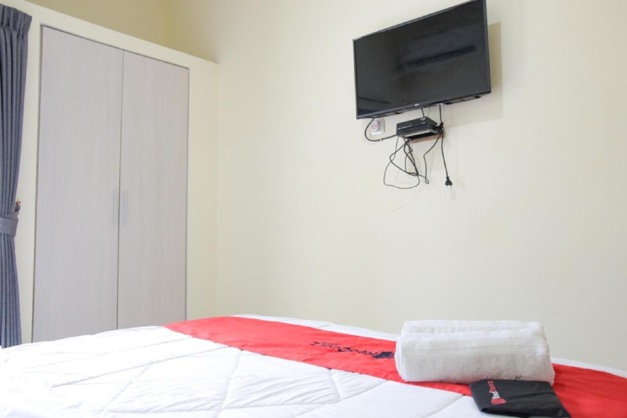 Reddoorz @ Genteng Surabaya Exterior photo