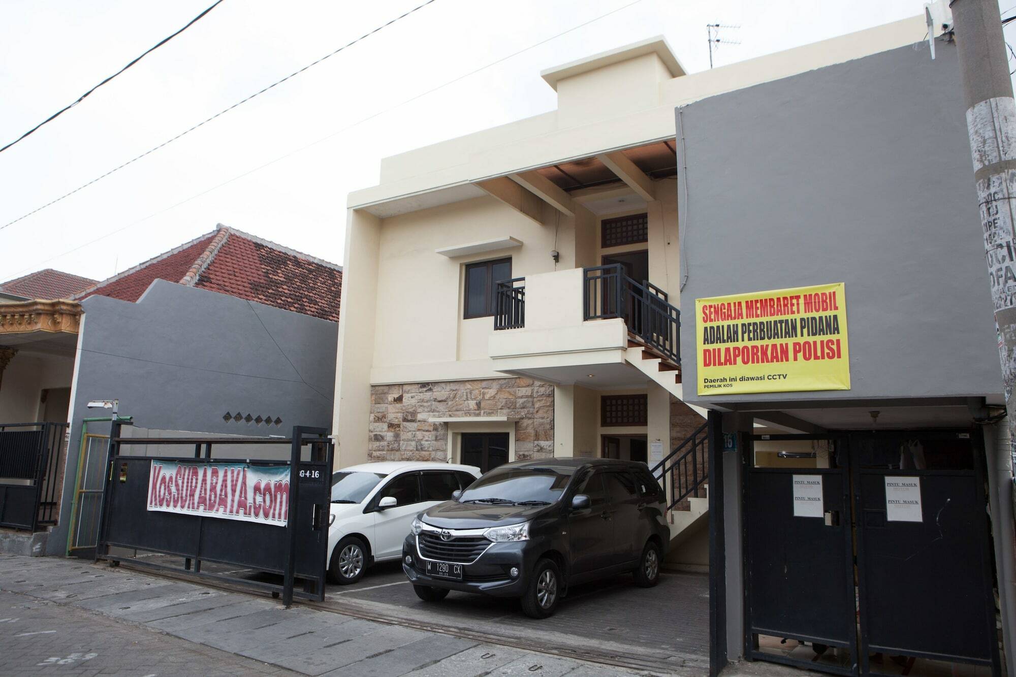 Reddoorz @ Genteng Surabaya Exterior photo