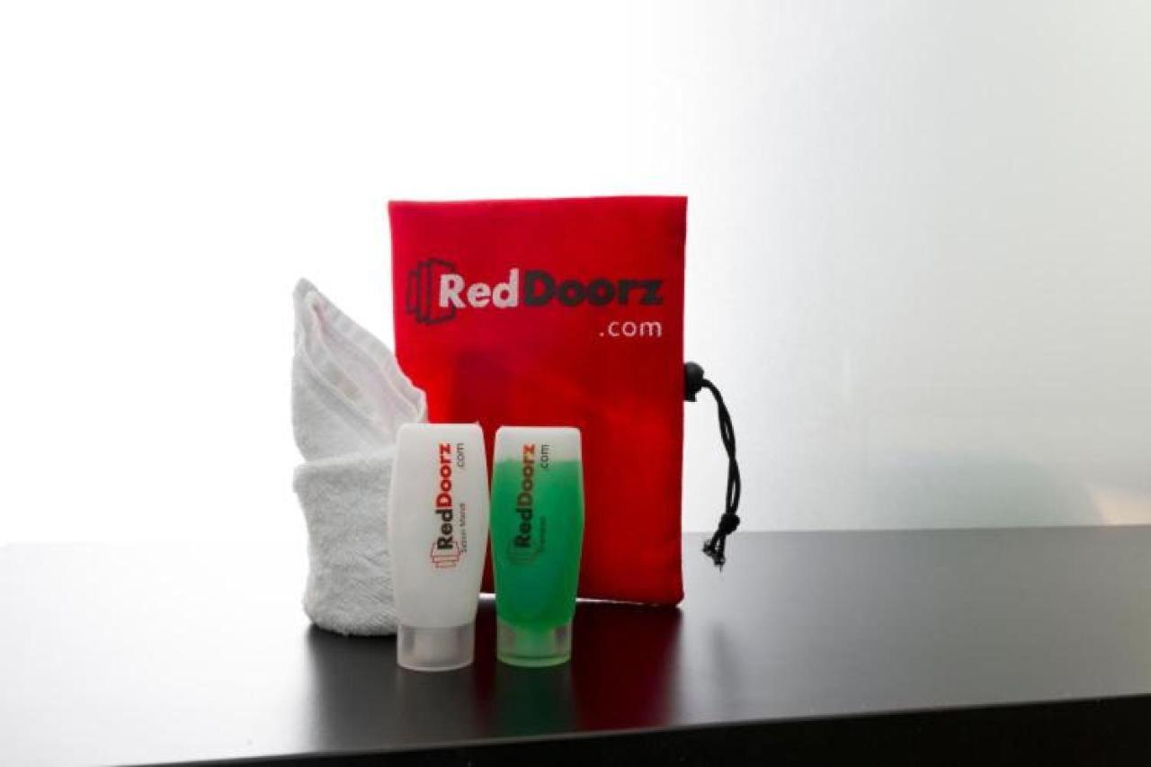 Reddoorz @ Genteng Surabaya Exterior photo
